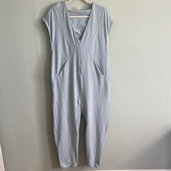 free people movement Pants - Free People Movement Women’s Light Blue Sleeveless Jumpsuit Romper Size Small